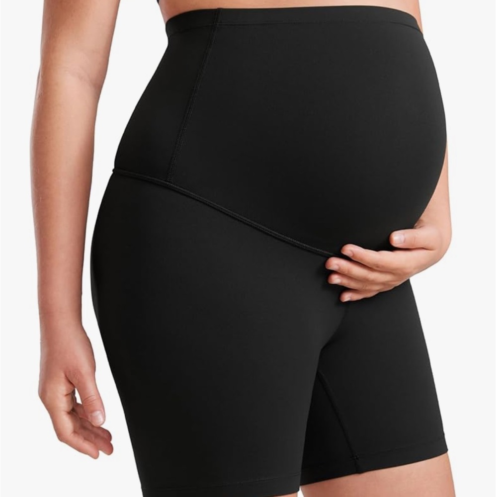 CRZ YOGA Women's Black Athletic Shorts. 6” inseam.